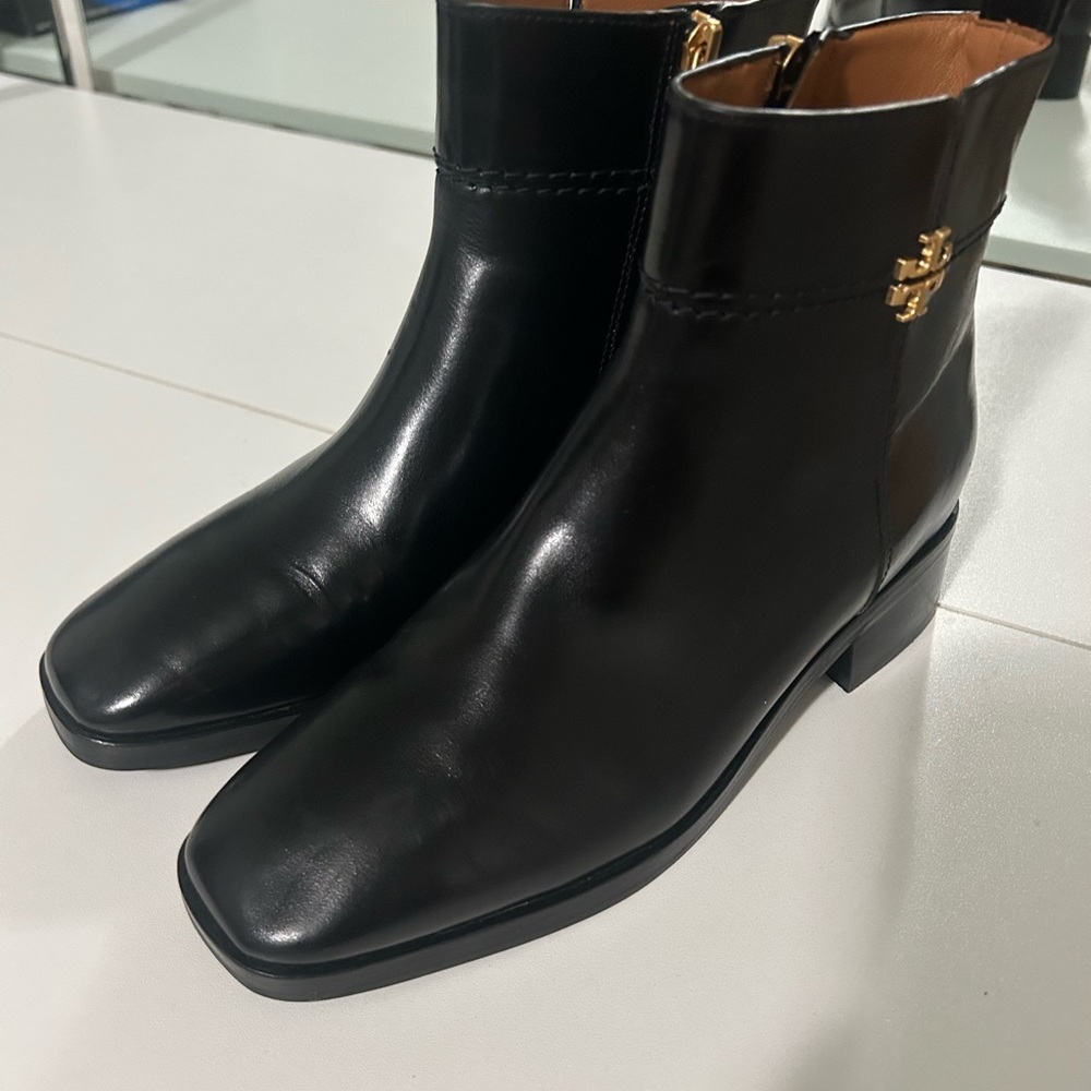 Tory Burch Black Everly Flat Leather Boot - Picture 5 of 7